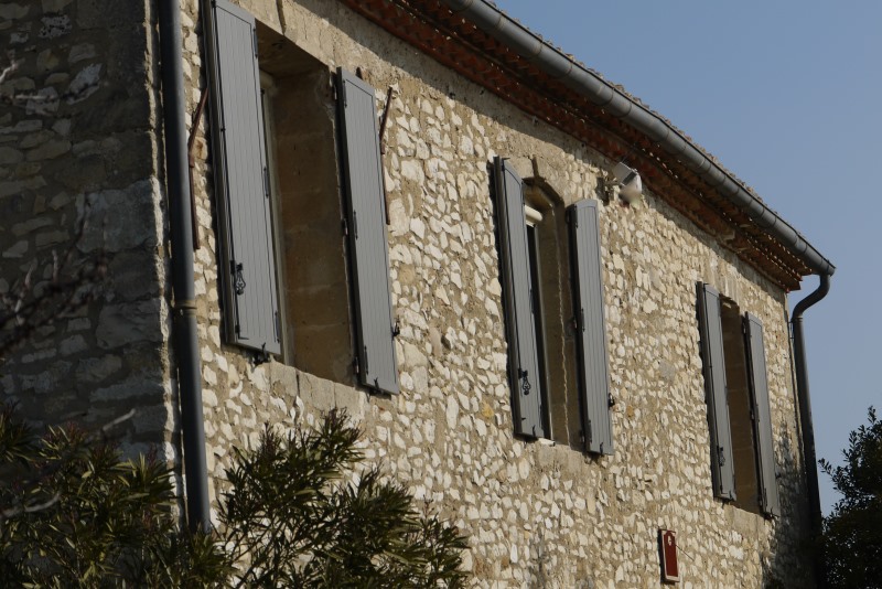 Volets en aluminium sur mesure pour un mas provençal